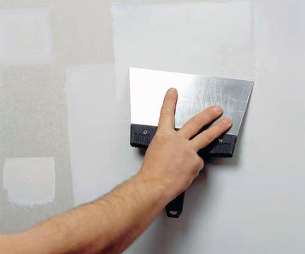 Для отделки поверхностей в комнате лучше использовать высококачественные гипсокартонные листы