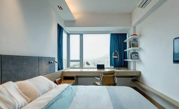 Даже в маленькой спальне можно обустроить рабочую зону, главное – правильно зонировать комнату