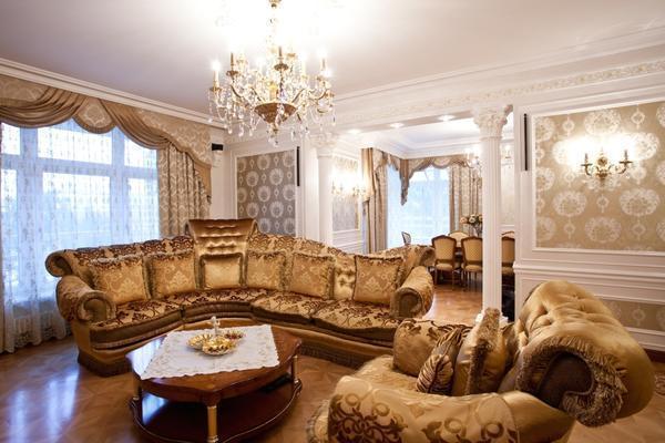 Гостиная будет смотреться роскошной, если весь мебельный гарнитур будет выполнен из дорогого натурального дерева