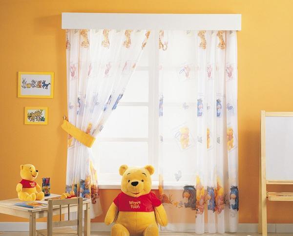 Тюль помогает сделать интерьер детской комнаты красивым и практичным 