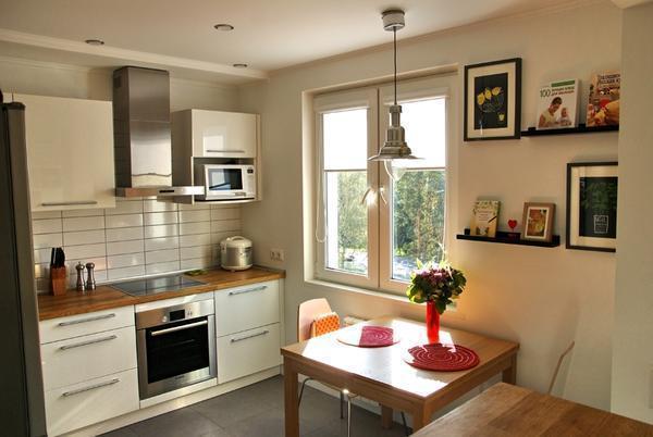 Многие предпочитают оформлять смежную кухню-гостиную в скандинавском стиле, поскольку такой интерьер характеризуется простотой, лаконичностью и функциональностью