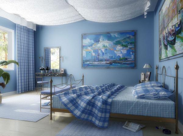 Обои небесно-голубого цвета в спальной комнате успокаивают, способствуют комфортному отдыху