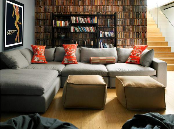 Цена дивана зависит, как правило, от его качества, внешнего вида и дополнительных пуфов