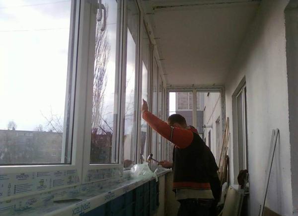 Самый простой способ остекления балкона своими руками
