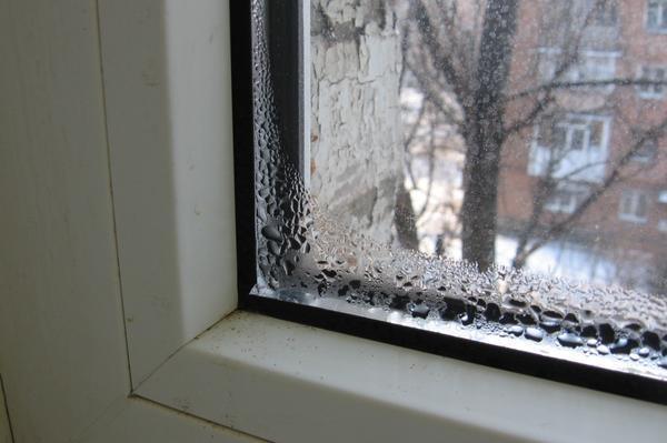 Чтобы окна не потели, их монтаж должны выполнять профессионалы 