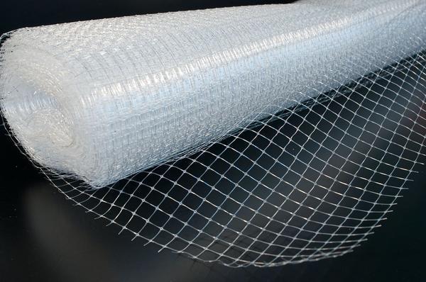 Для армирования швов на рабочей поверхности используют сетку-серпянку