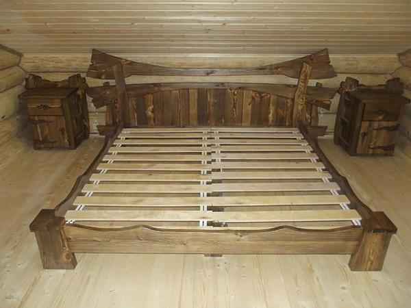  Мебель для спальни-прованс может быть деревянной или кованной, оформленной в ретро-стиле, или искусственно состаренной