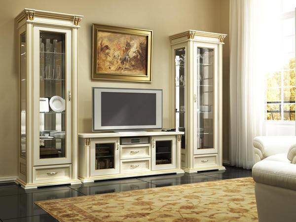 Среди особенностей классической мебели следует отметить наличие позолоты и других декоративных элементов 