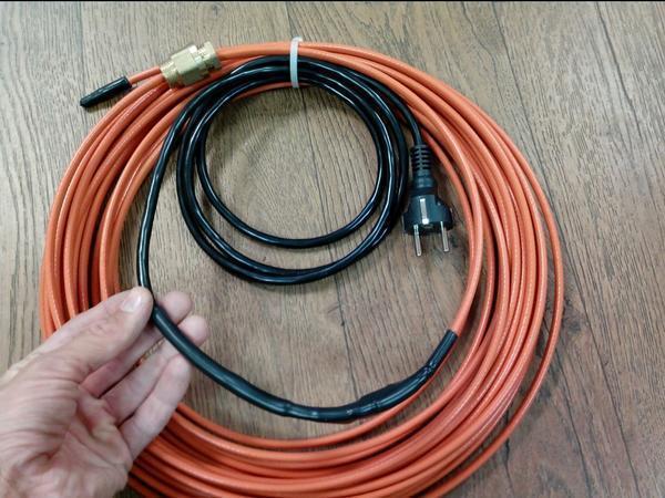 Особенность греющего кабеля  заключается в том, что он экономно использует электроэнергию 