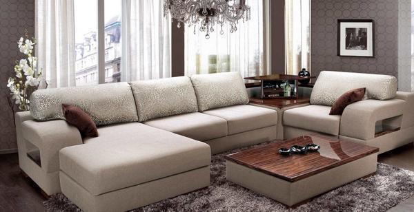 Модульный красивый диван светлого цвета – это отличное решение для современной гостевой комнаты