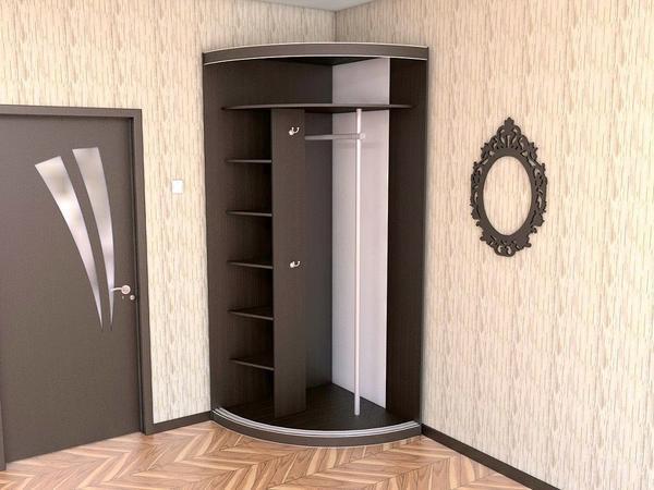 Угловой шкаф отличается не только практичностью, но и хорошими эстетическими качествами, поэтому способен улучшить внешний вид интерьера прихожей 