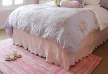 girls-bedroom-bedding-l-6c95433e900a62e7
