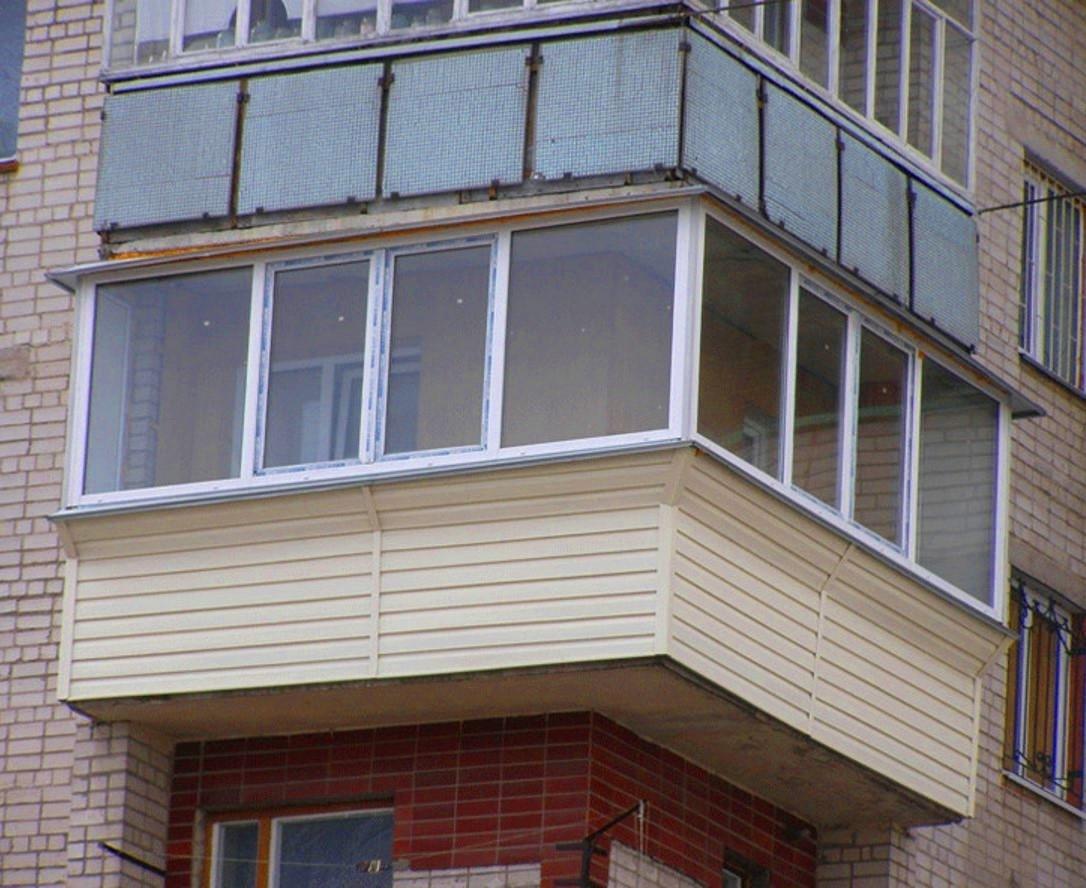 Балконы волной. Балкон снаружи. Застекленный балкон. Пластиковый балкон с выносом. Угловой балкон.