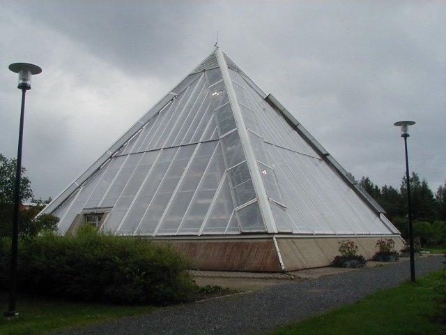 Теплица пирамида