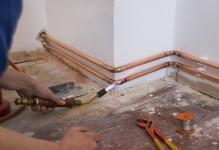 emergency-plumber-soldering-copper-pipes