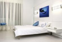 bedroom-interior-in-white-shades-photo-02