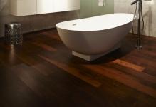 0fd7aSophisticated-Bathroom-With-Wood-Flooring-And-Modern-Equipment