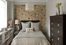 Bright-Flower-Wallpaper-for-Bedroom-with-Brown