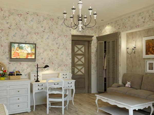 Украсить гостиную в прованском стиле можно красивыми настольными лампами и оригинальной люстрой