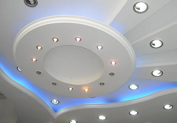 Вариант установки точечных светильников на подвесной потолок