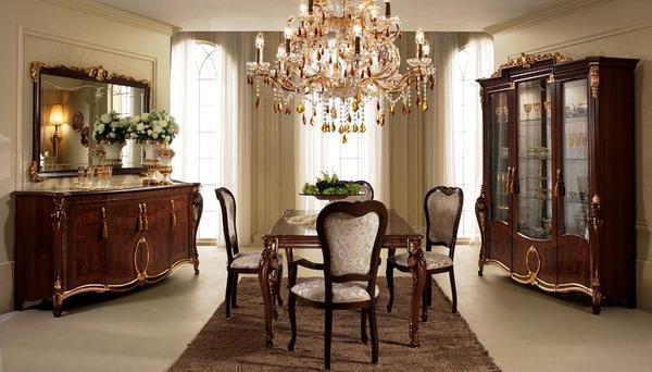 Красивый мебельный гарнитур из Италии прекрасно дополнит интерьер изысканной и элегантной гостевой комнаты