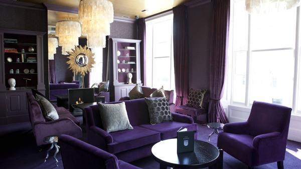 Оформление гостевой комнаты в фиолетовом цвете прекрасно подойдет для неординарных и творческих личностей