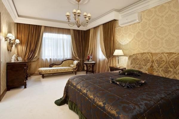 Для комнаты в классическом стиле нужно использовать натуральные материалы и спокойные тона
