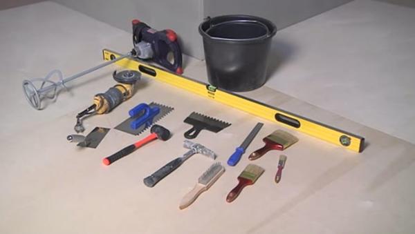Перед самым началом работы со стенами нужно подготовить необходимые инструменты
