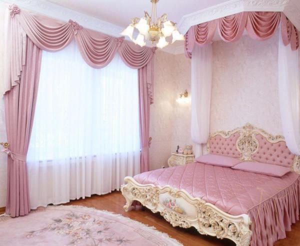 Ламбрекены на шторах помогут сделать интерьер спальни изысканным и невероятным