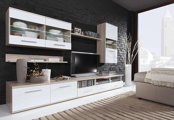 Гостиная с мебелью белого цвета располагает к отдыху и спокойствию