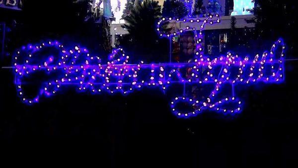 Сделать ваш дом необычным и сказочным на Новый год поможет праздничное световое панно