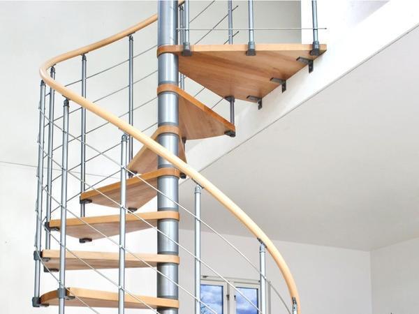Модульные лестницы на второй этаж позволяют создать любую линию спуска