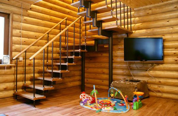 Металлическая лестница в деревянном доме - залог надежности конструкции