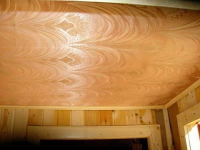 При выборе дизайна натяжных потолков стоит учесть, что багет для тканевых потолков позволяет крепить не только специальную ткань. Вместо нее можно использовать эластичную плотную ткань, искусственную кожу