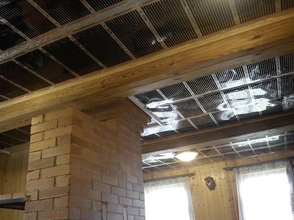 Пленочный электрический потолок работает таким же образом, как и теплый пол