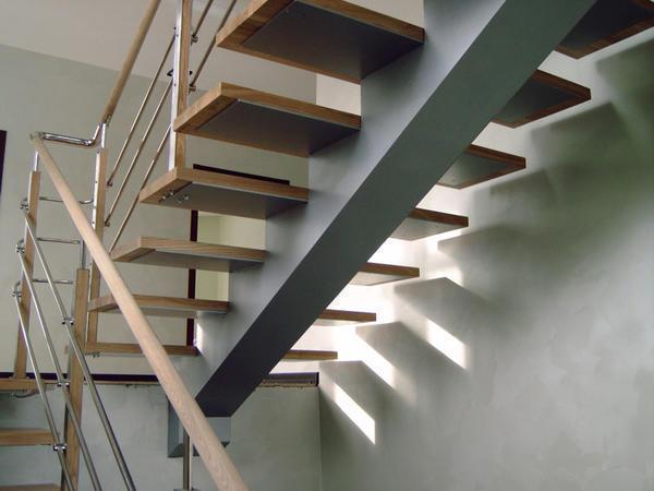 Металлический каркас для лестницы должен быть качественным и прочным 