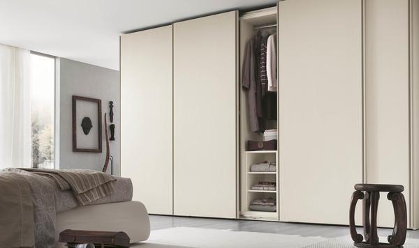 Современный шкаф в гостиную может быть угловым, подвесным, купе или стеллажом