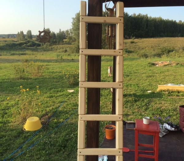 Быстро и легко можно самостоятельно изготовить приставную лестницу из дерева 