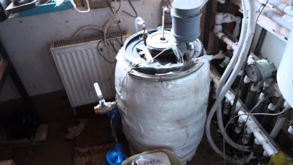 Преимущество изготовления биогаза в домашних условиях в том, что его можно легко получить без покупки дорогостоящего оборудования
