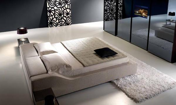 Мебель в спальню в стиле хай-тек необходимо выбирать белого цвета, благодаря чему сохранится ее легкость и воздушность