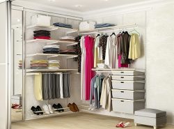 Угловая гардеробная занимает мало места, поэтому является отличным решением для небольших помещений
