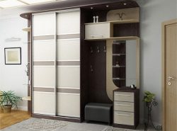Шкаф в прихожей является многофункциональным предметом мебели, который обладает прекрасными эксплуатационными качествами