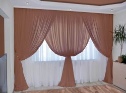 Наиболее популярным материалом штор для оформления окна является вуаль