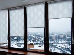 Преобразить пространство и сделать помещение комфортным можно при помощи римских штор на пластиковые окна